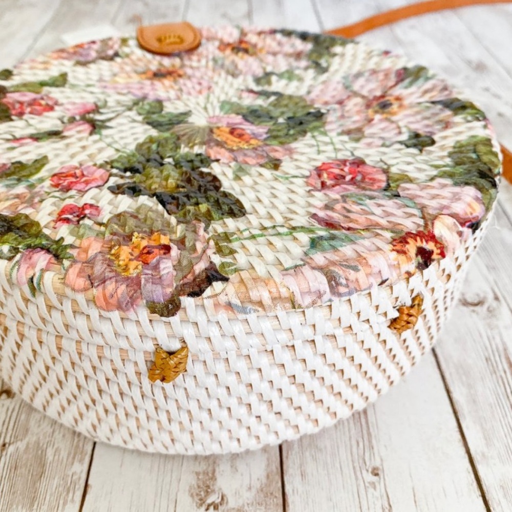 Round Floral Rattan Crossbody